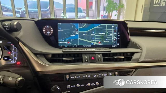 Lexus ES300h 7th generation 2019 Песочный из Кореи, фото 4