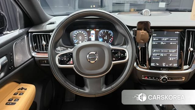 Volvo V60 Cross-Country 2nd Generation 2021 Черный из Кореи, фото 4