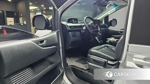 Hyundai Staria 2023 Серебряный из Кореи, фото 4