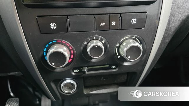 Dongfeng Socon C35 2022 Белый из Кореи, фото 4