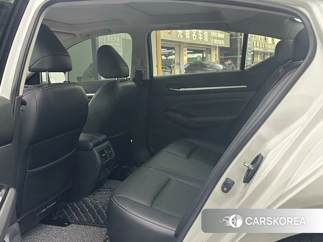 Nissan Altima 2023 Белый из Китая, фото 4
