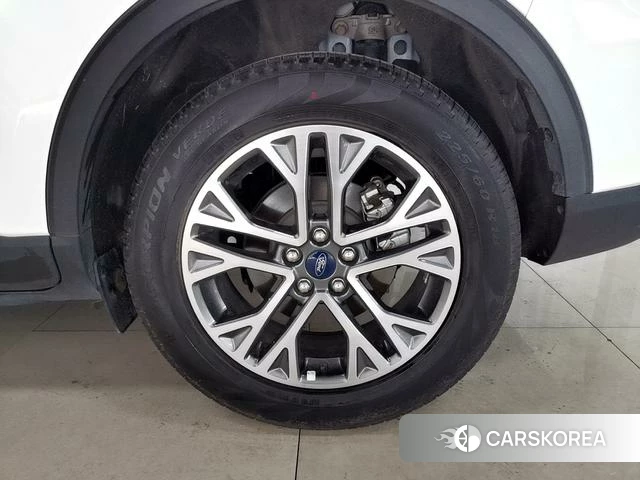 Ford Escape 2023 Белый из Китая, фото 4