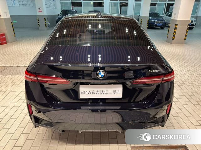 BMW 5 series 2024 Черный из Китая, фото 4