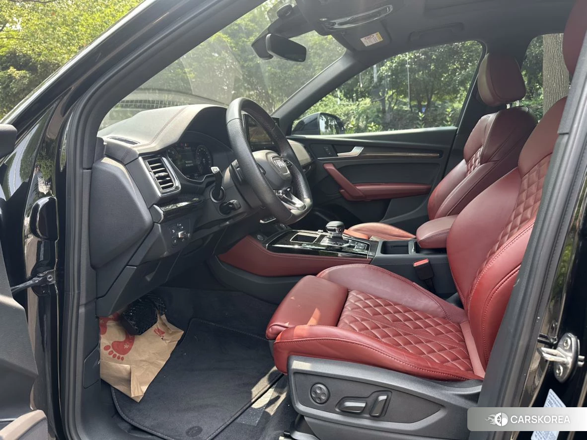 Audi Q5L 2021 Черный из Китая, фото 4