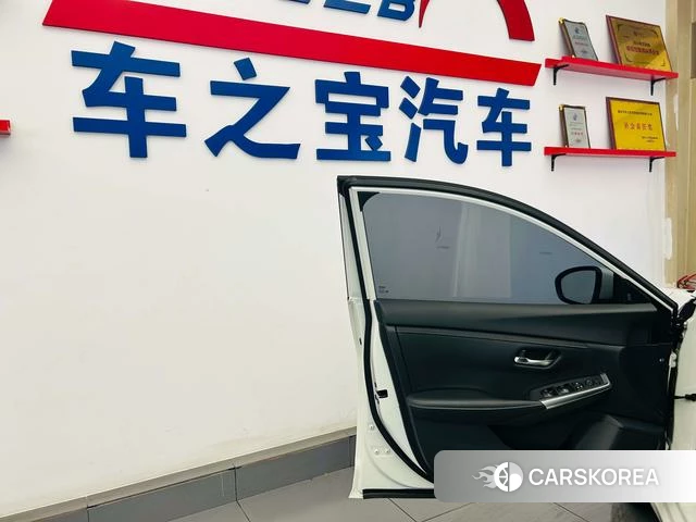 Nissan Sylphy 2023 Белый из Китая, фото 4
