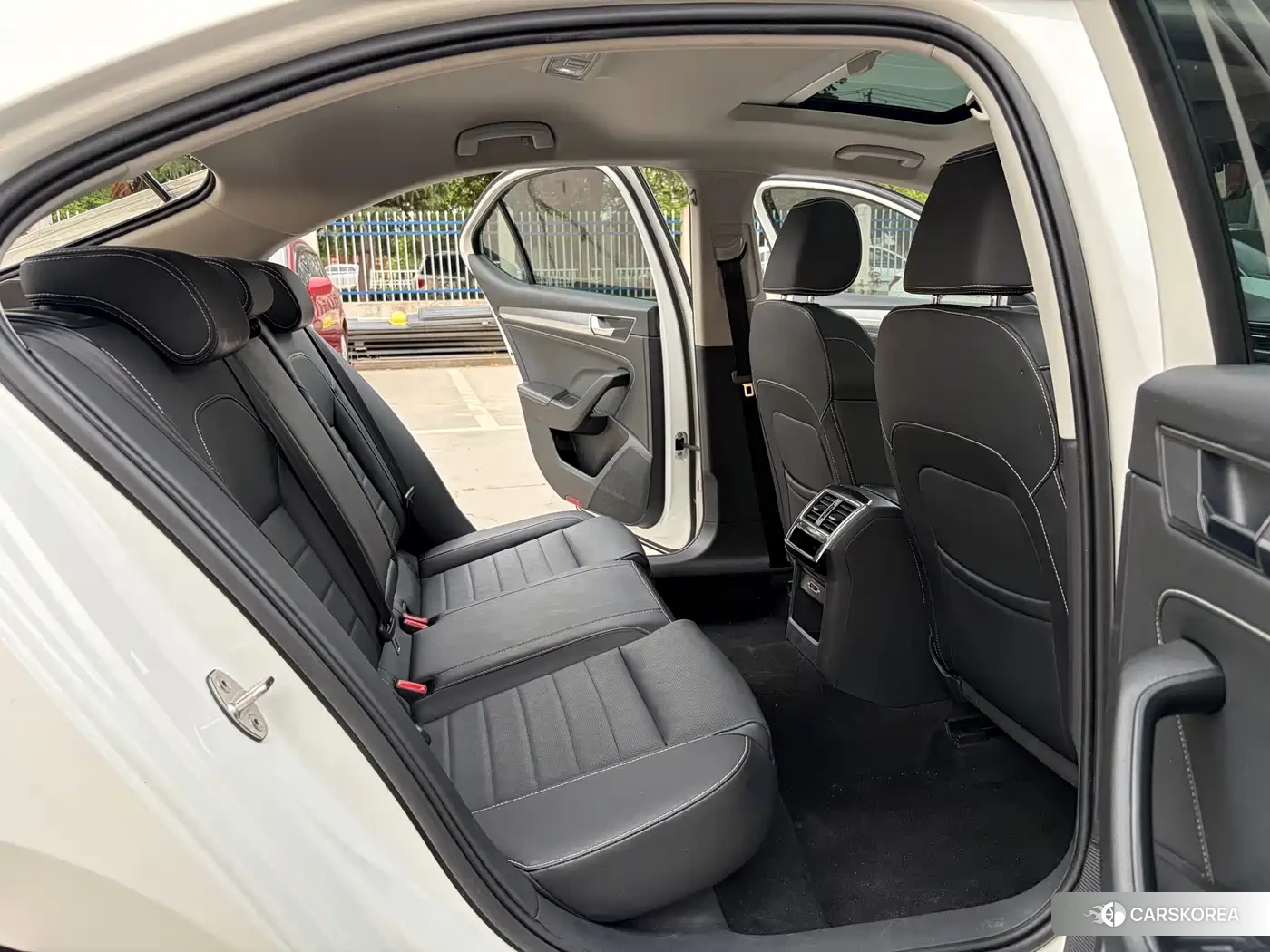 Skoda Superb 2021 Белый из Китая, фото 4