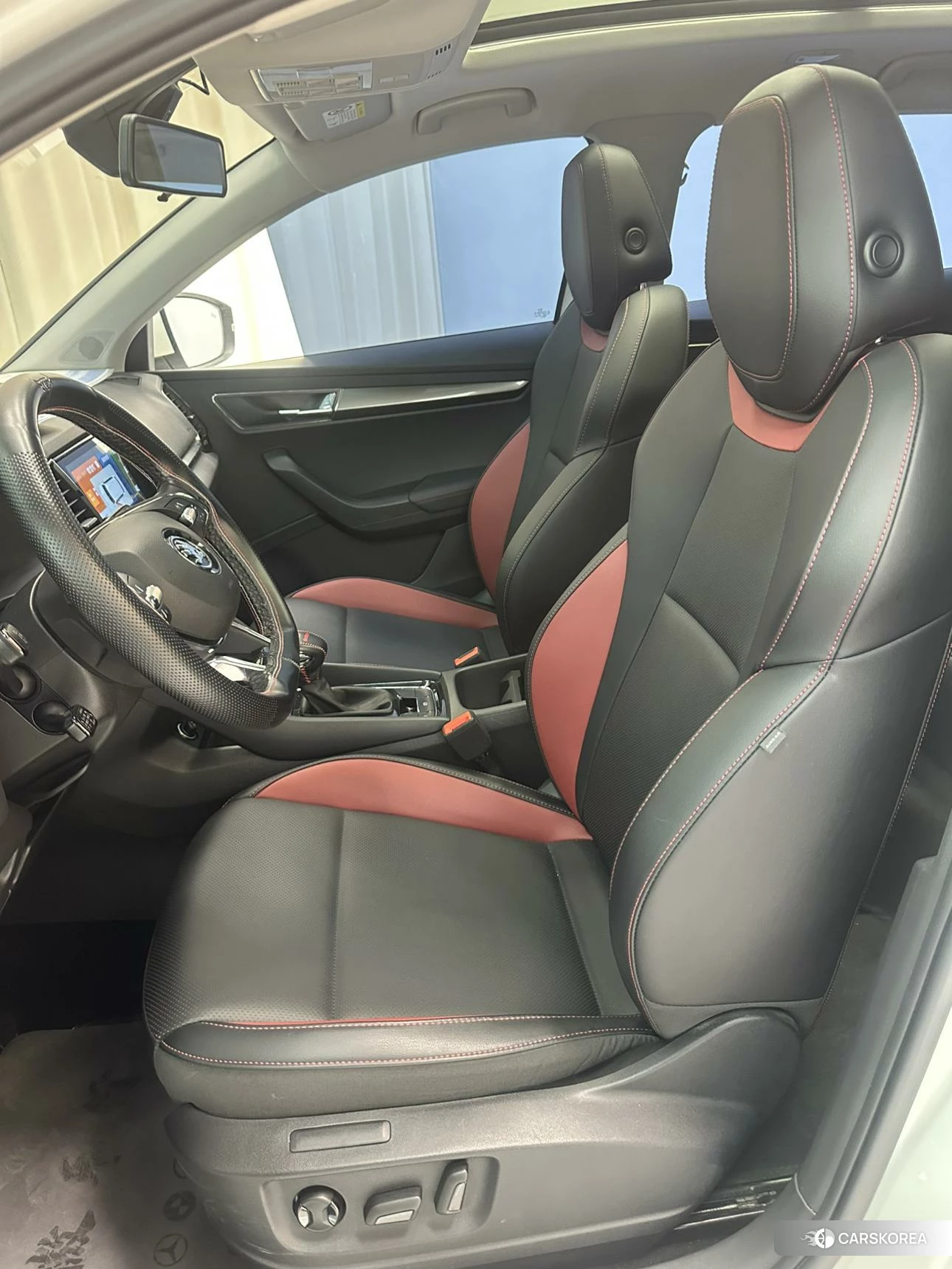 Skoda Karoq 2022 Белый из Китая, фото 4