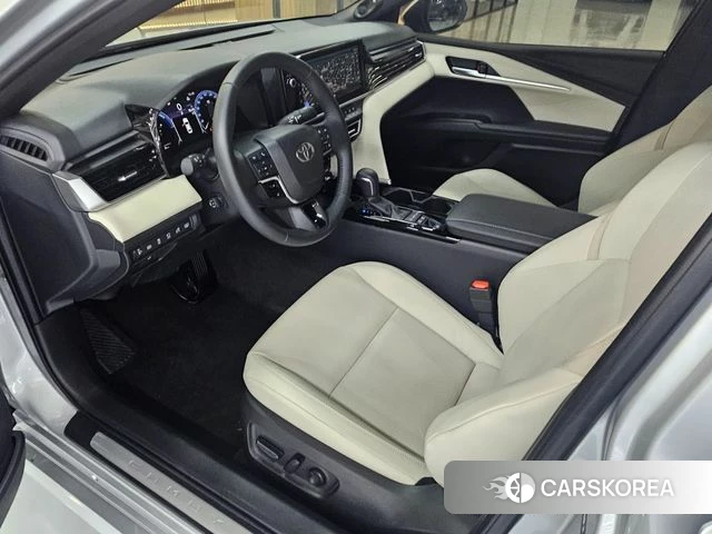 Toyota Camry (XV80) 2025 Серебряный из Кореи, фото 4