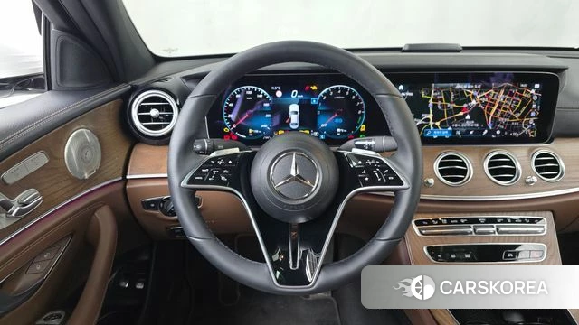 Mercedes-Benz E-Class W213 2023 Белый из Кореи, фото 4