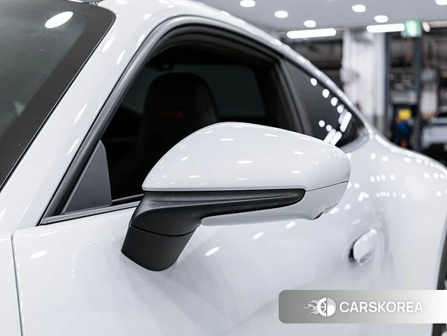 Porsche 911(992) 2025 Светло-серебряный цвет из Кореи, фото 4