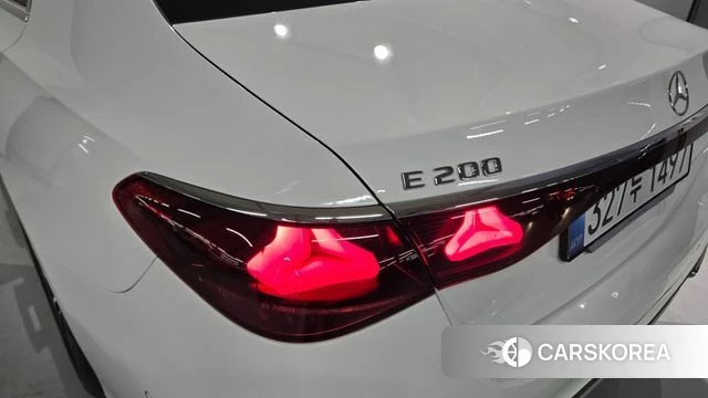 Mercedes-Benz E-Class W214 2026 Белый из Кореи, фото 4