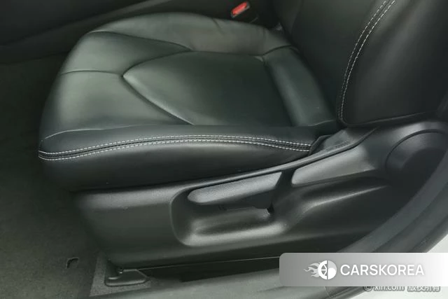 Toyota Avalon 2023 Белый из Китая, фото 4