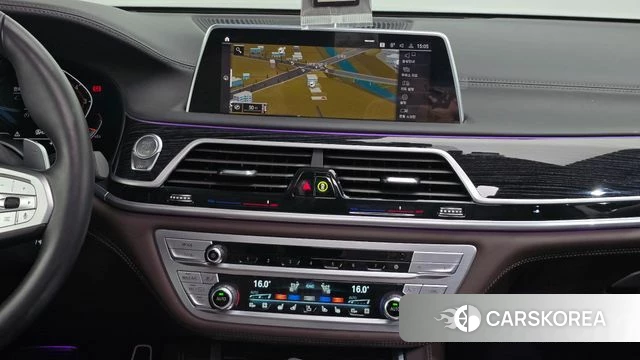 BMW 7 Series (G11) 2021 Серебристо-серый из Кореи, фото 4