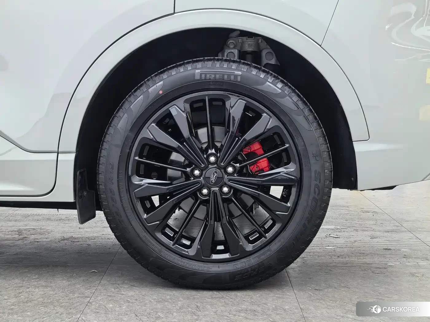 Ford Escape 2023 Silver/gray из Китая, фото 4