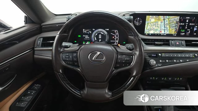 Lexus ES300h 7th generation 2021 Белый из Кореи, фото 4