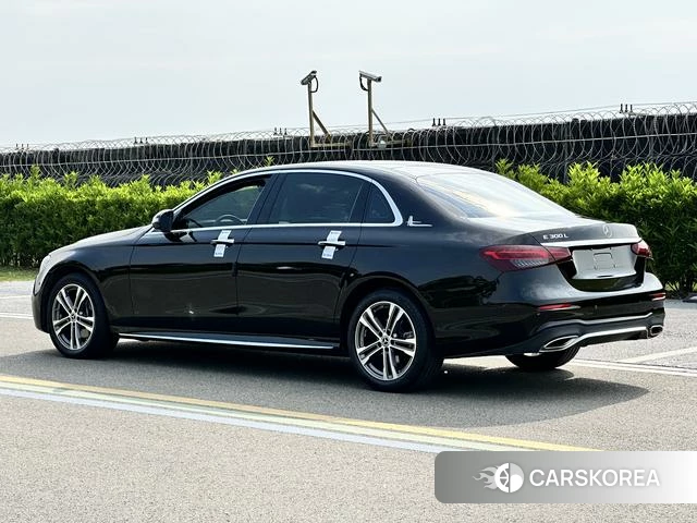 Mercedes-Benz E-Class 2022 Черный из Китая, фото 4