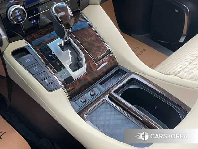 Toyota Alphard 2022 Белый из Китая, фото 4