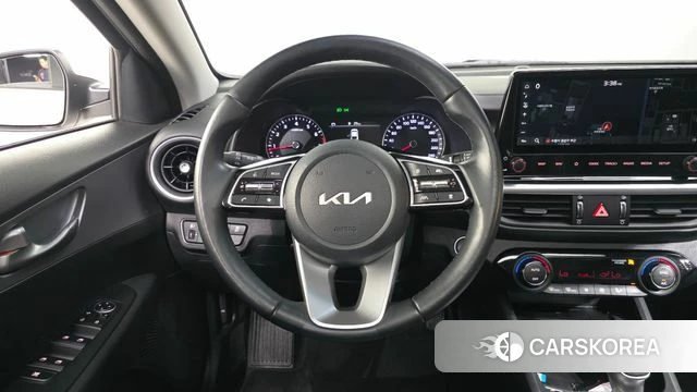 Kia The New K3 2nd generation 2021 Белый из Кореи, фото 4