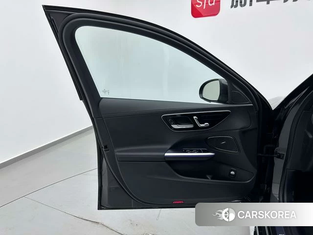 Mercedes-Benz C-class 2025 Черный из Китая, фото 4