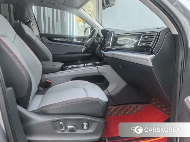 Volkswagen Teramont 2023 Серебристо-серый из Китая, фото 4