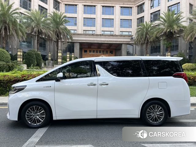 Toyota Alphard 2021 Белый из Китая, фото 4