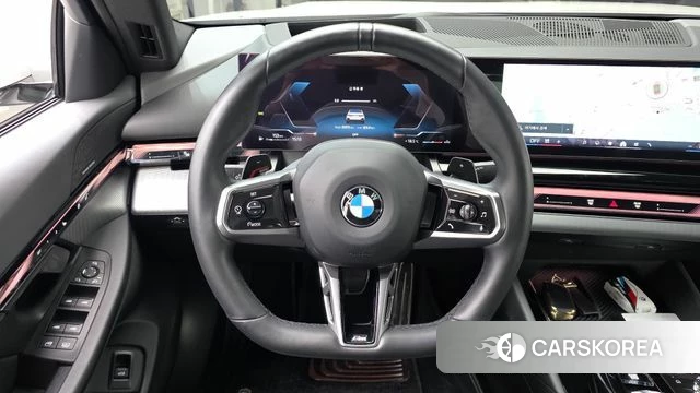 BMW 5 Series (G60) 2024 Белый из Кореи, фото 4