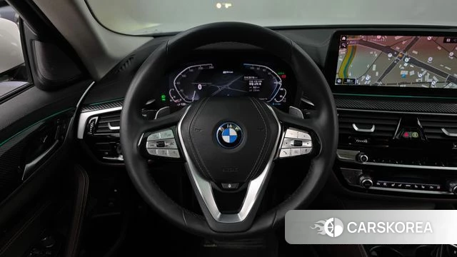 BMW 5 Series (G30) 2022 Белый из Кореи, фото 4