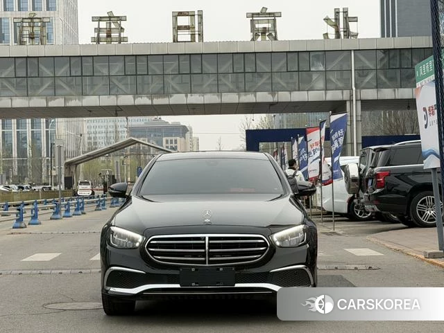 Mercedes-Benz E-Class 2023 Черный из Китая, фото 4
