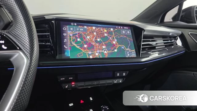 Audi Q4 e-Tron (F4) 2022 Черный из Кореи, фото 4