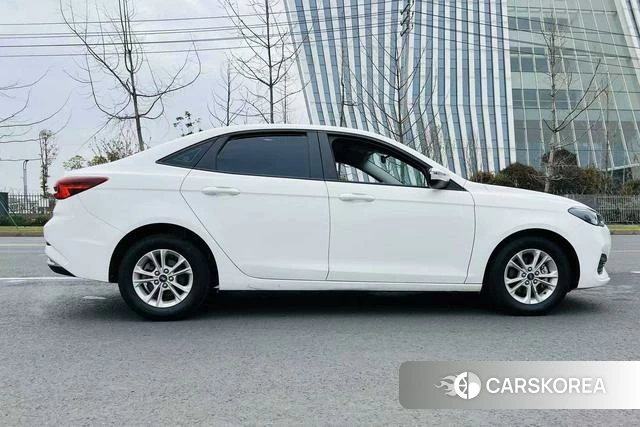 Ford Escort 2021 Белый из Китая, фото 4