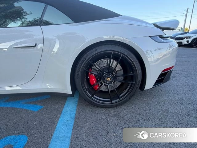 Porsche 911(992) 2023 Серебристо-серый из Кореи, фото 4