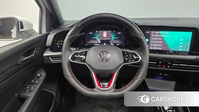 Volkswagen Golf 8th Generation 2024 Белый из Кореи, фото 4