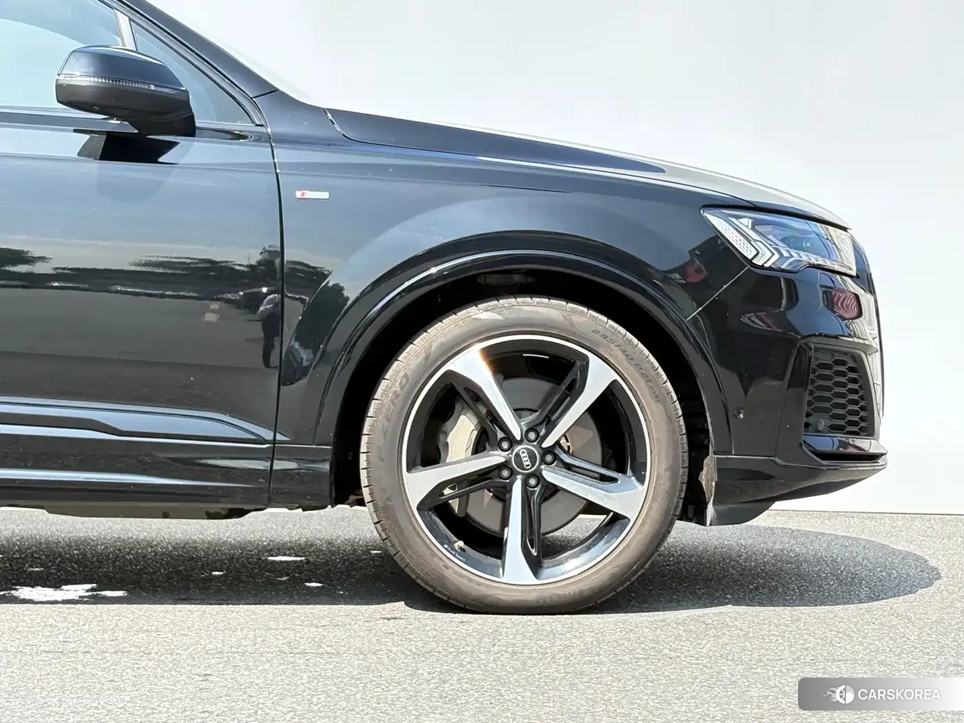 Audi Q7 2022 Черный из Китая, фото 4