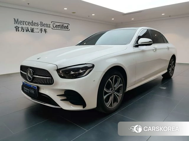 Mercedes-Benz E-Class 2023 Белый из Китая, фото 4
