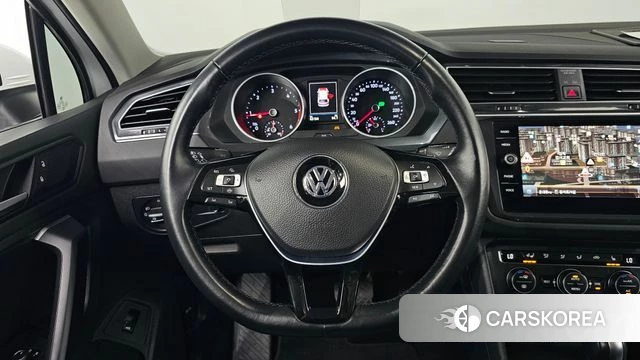 Volkswagen Tiguan second Generation 2019 Белый из Кореи, фото 4