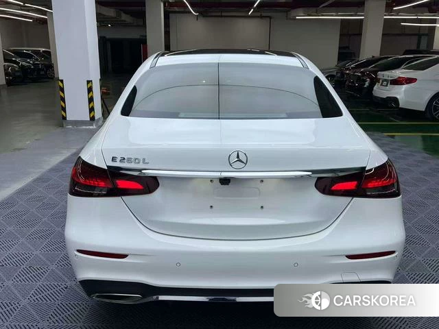 Mercedes-Benz E-Class 2021 Белый из Китая, фото 4