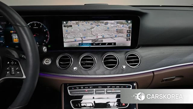Mercedes-Benz E-Class W213 2023 Черный из Кореи, фото 4
