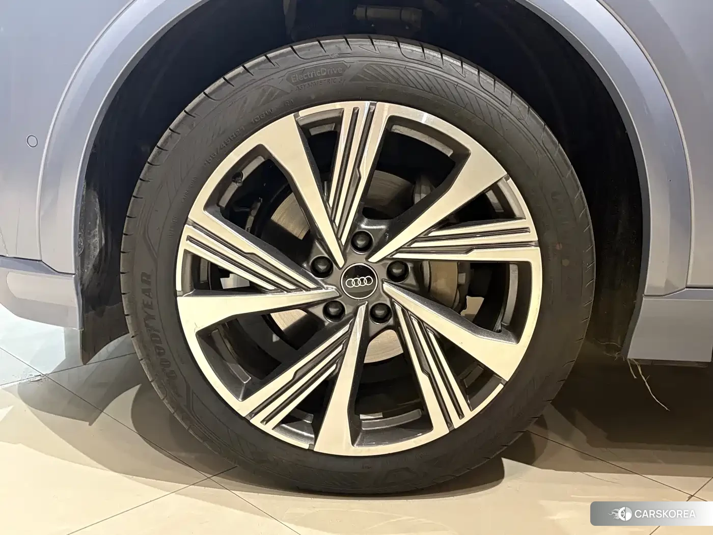 Audi Q6L 2026 Синий из Китая, фото 4
