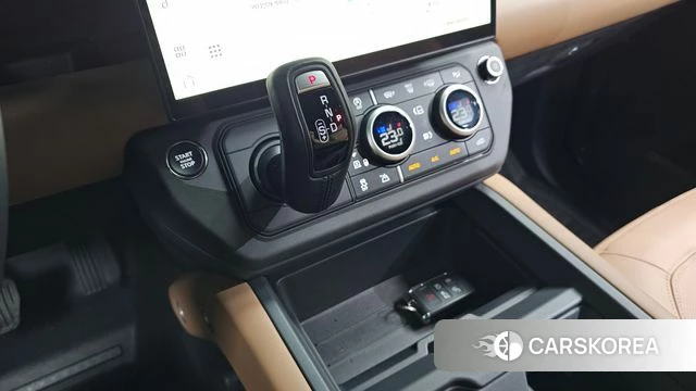 Land Rover Defender (L663) 2026 Черный из Кореи, фото 4