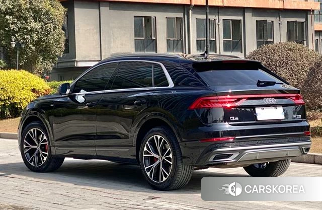 Audi Q8 2021 Черный из Китая, фото 4