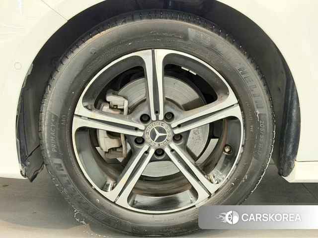Mercedes-Benz A-Class 2024 Белый из Китая, фото 4