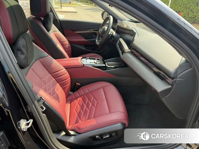 BMW 5 series 2025 Черный из Китая, фото 4