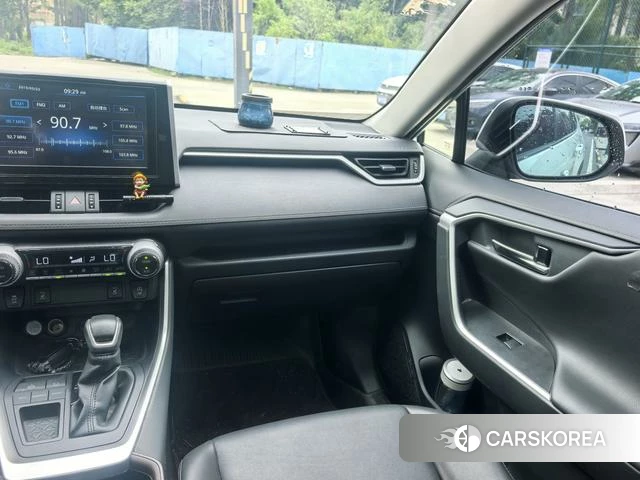 Toyota RAV4 2021 Белый из Китая, фото 4