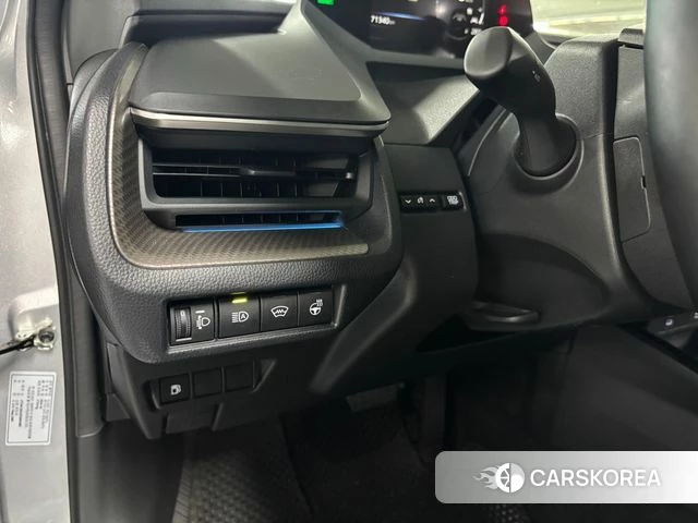 Toyota Prius 5th Generation 2024 Серебристо-серый из Кореи, фото 4