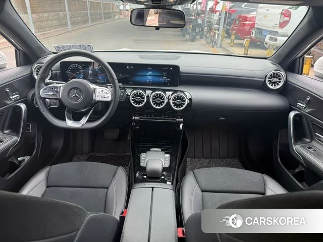 Mercedes-Benz A-Class 2023 Белый из Китая, фото 4