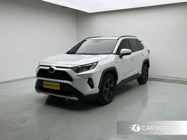 Toyota RAV4 2022 Белый из Китая, фото 4