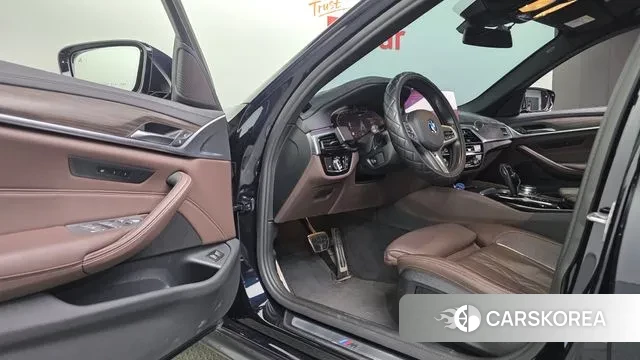 BMW 5 Series (G30) 2020 Черный из Кореи, фото 4