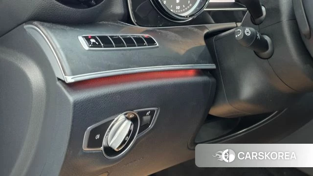 Mercedes-Benz E-Class W213 2019 Белый из Кореи, фото 4