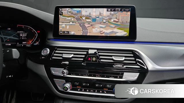 BMW 5 Series (G30) 2022 Белый из Кореи, фото 4
