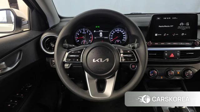 Kia The New K3 2nd generation 2023 Белый из Кореи, фото 4